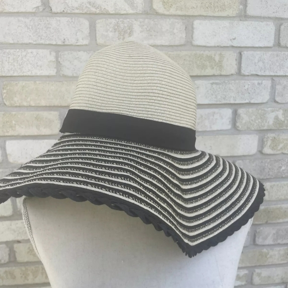 Torrid Floppy Hat - Picture 1 of 6